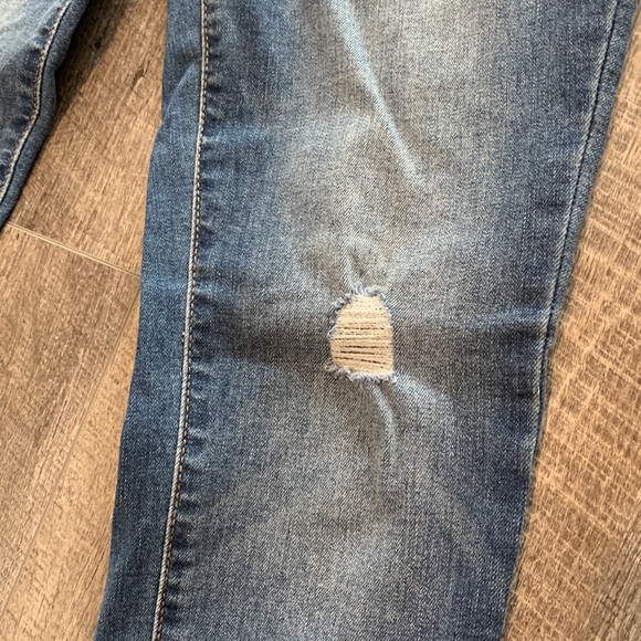 Old Navy Rockstar Mid-Rise Jeans - Picture 6 of 7